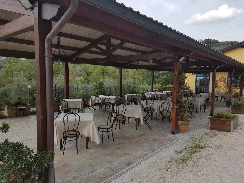 山维托瑞诺桥酒店 阿西西 外观 照片
